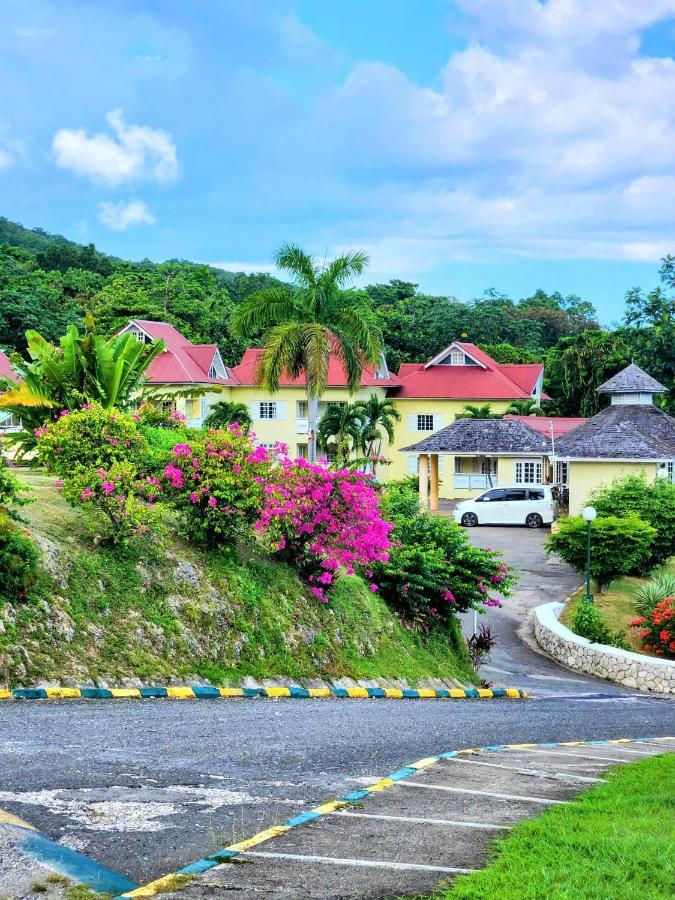 Villa Relax On The Ridge - Ocho Rios Escape Extérieur photo